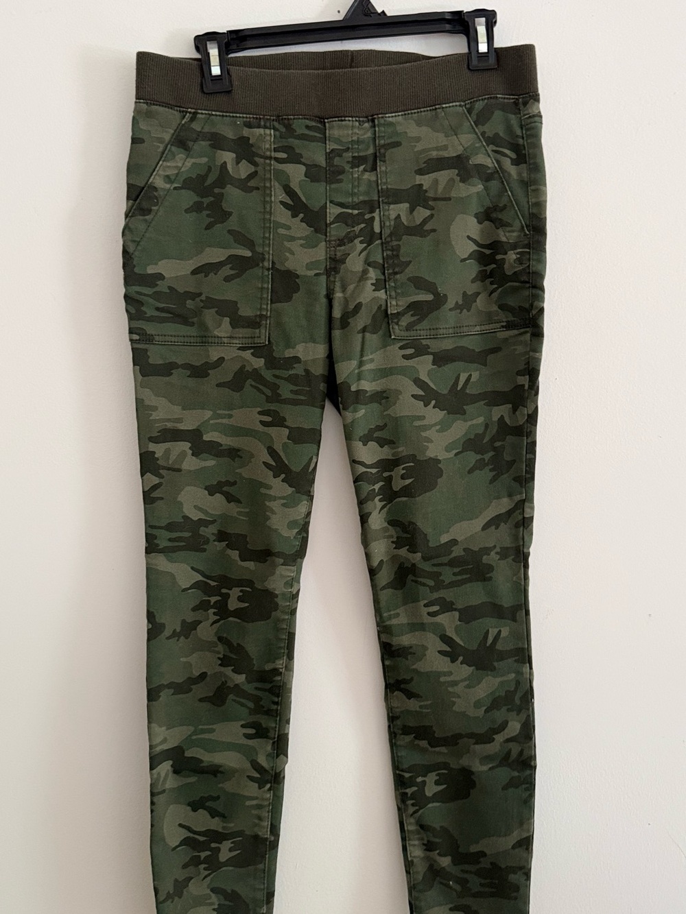 No Boundaries Green Camo Pants